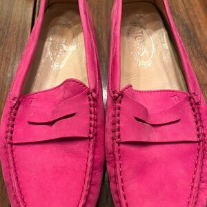 Tod’s pink suede loafers